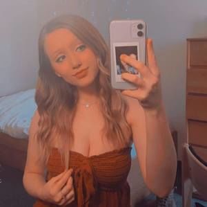 Meet your Posher, Chloe